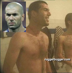Zizou naked in the showers
